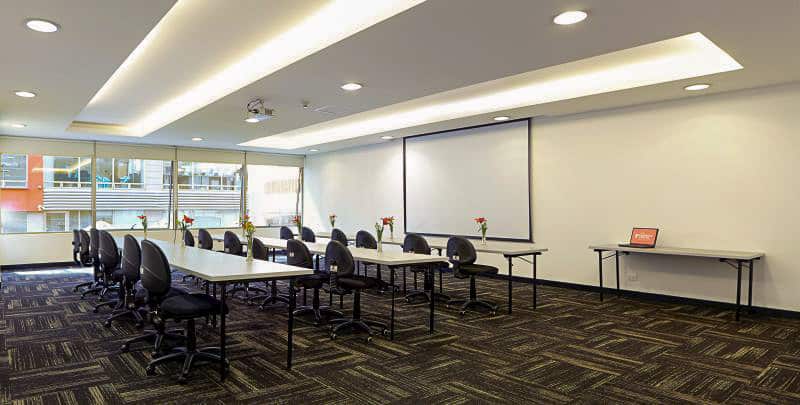 Auditorio 40 personas Sillas y Mesas