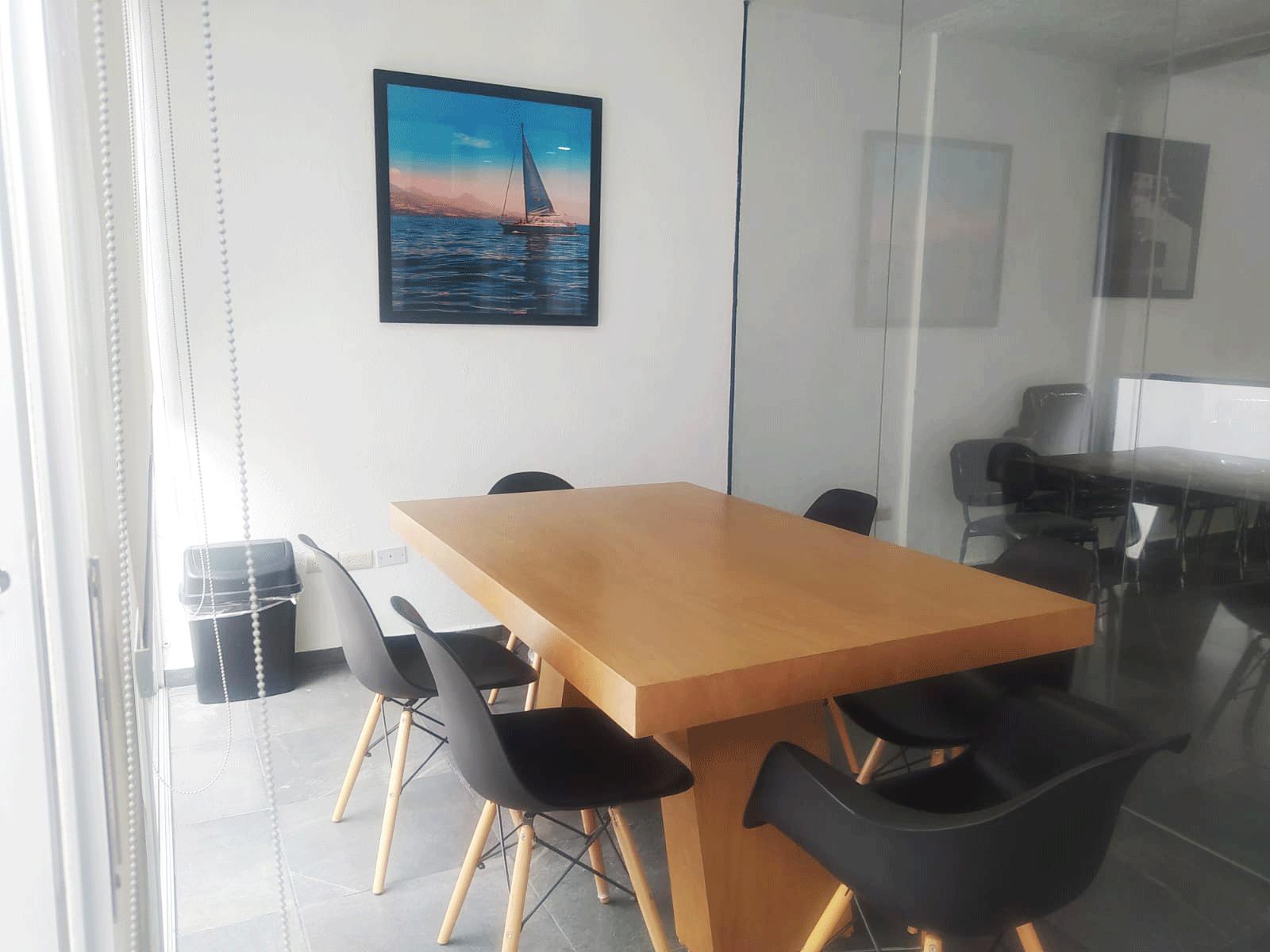 Lanister Centro de Negocios - La Calma