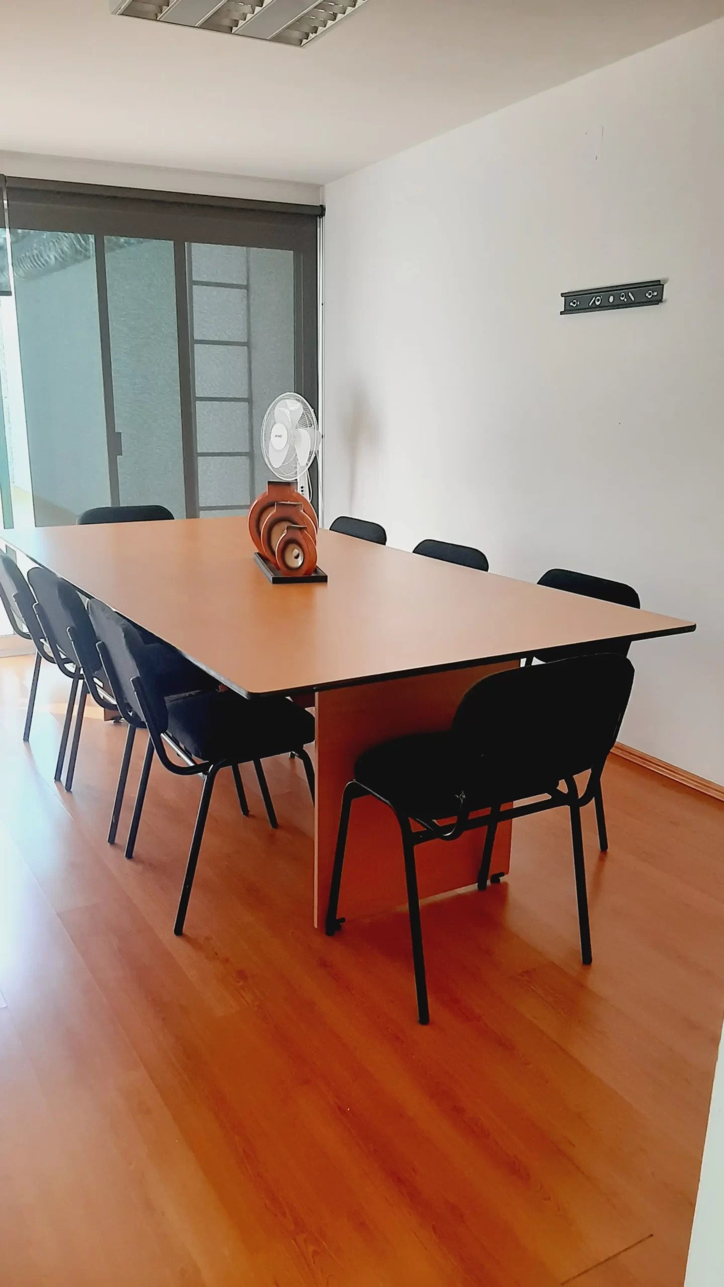 Lanister Centro de Negocios - Agua Azul